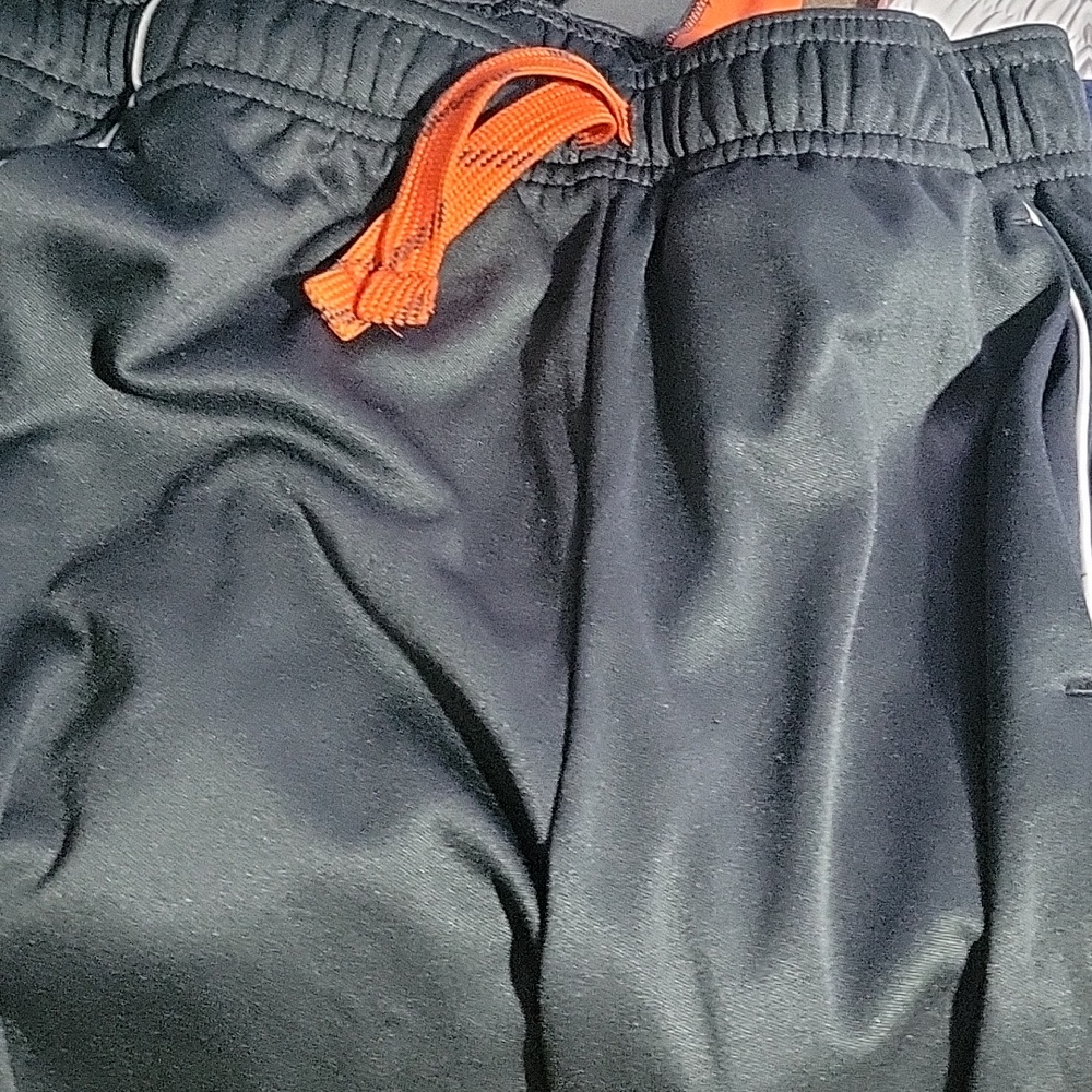8 Pairs Of Boys Shorts - Picture 3 of 16